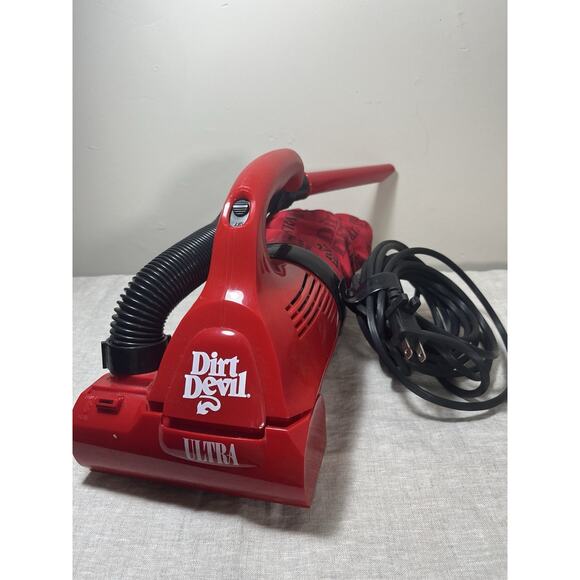 Dirt Devil by Royal Ultra Red Electric Hand‎ Vac Handheld Vacuum Cleaner M08230 - Picture 1 of 7